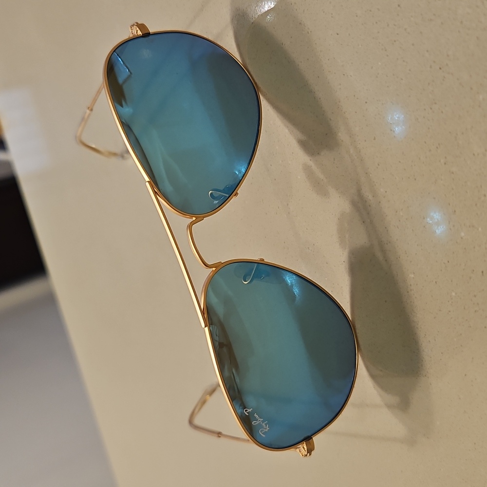 Ray-Ban Aviator Sunglasses with Gold Frame and Blue Lenses
